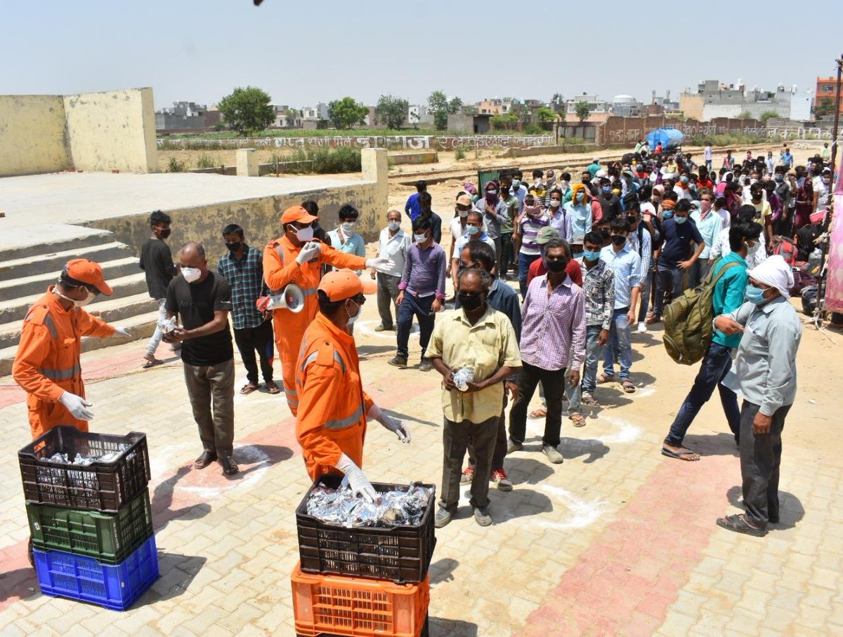 Indirapuram, Kanawani and Arthala in Ghaziabad and Kasna, Labour Chowk  and Noida phase 2 areas in Gautam Budh Nagar district. @NDRFHQ @satyaprad1 @8Ndrf 
#NDRFHelpingHand #FeedIndia