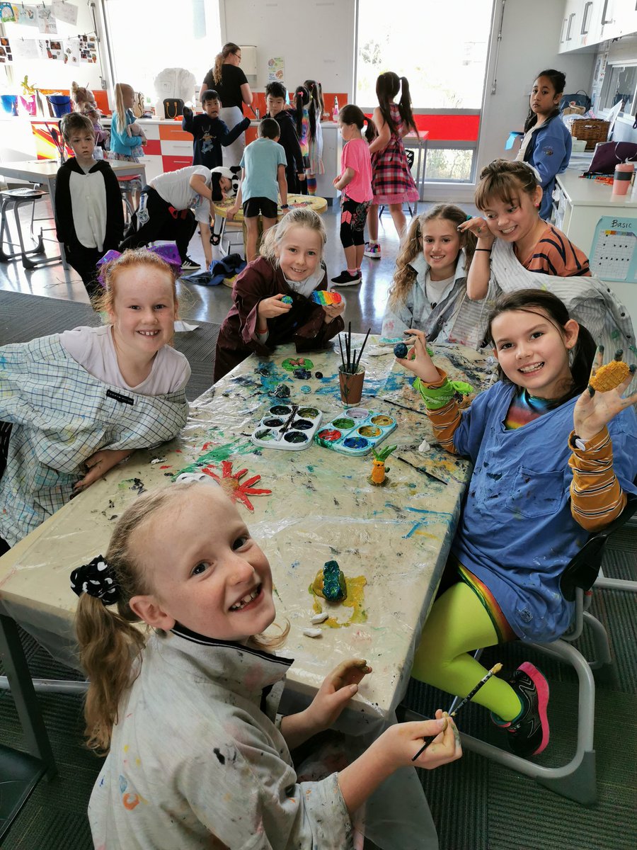 emma_frances12's tweet photo. Just one week back at school and we're already following our passions #breakthrough #passionledlearning #bringingourbesttogether @StonefieldsSch @Melheng6 https://t.co/musNaaeCXb