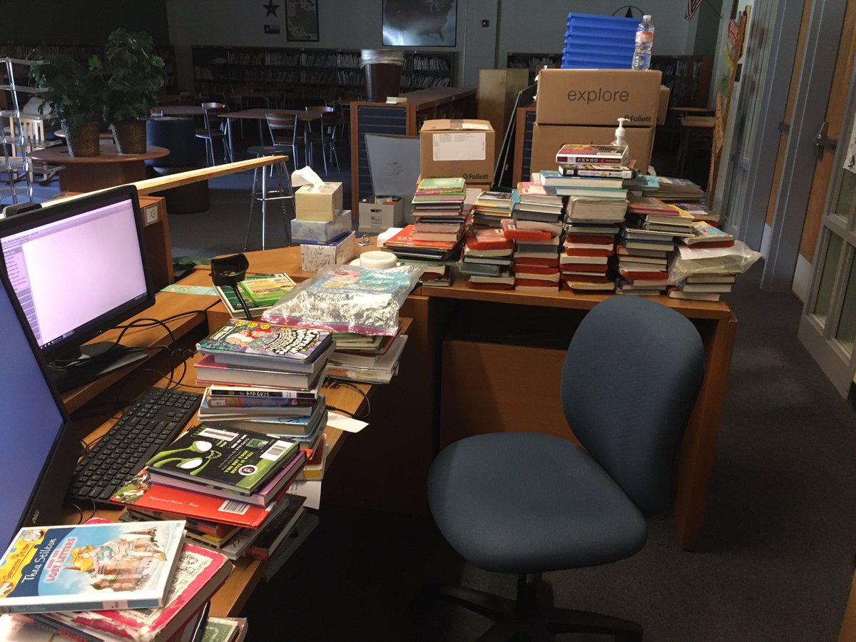 Great Oaks Library tweet media