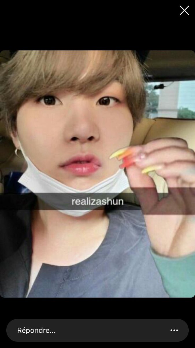 Thread of Yoongi pictures that I have in my gallery