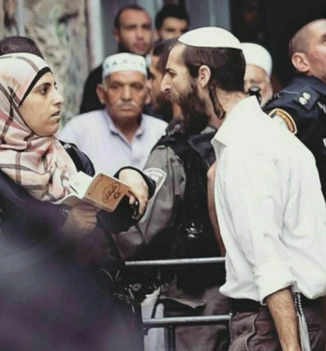 mohsen339k's tweet image. میزان دشمنی با اسرائیل رابطه مستقیمی داره با میزان انسانیت آدمها
#QudsDay
#Palestine