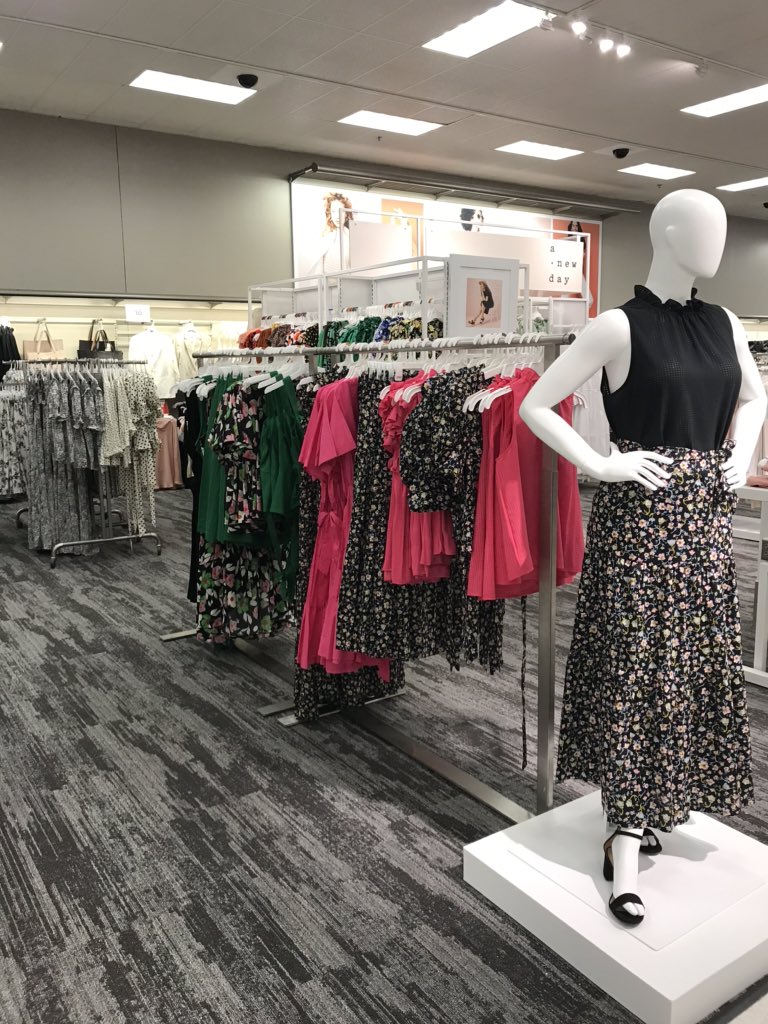 Love a good style zone 👚👖👔🙌🏼 This T1063 style team is rockin it! @nickystyle1063 <a href="/clairedilick/">claire</a> <a href="/vmltyler/">Tyler Clay</a> <a href="/jnelleH/">Janelle Heald</a> <a href="/dkburket/">Daniel Burket</a>