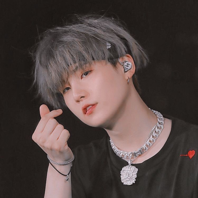 Thread of Yoongi pictures that I have in my gallery