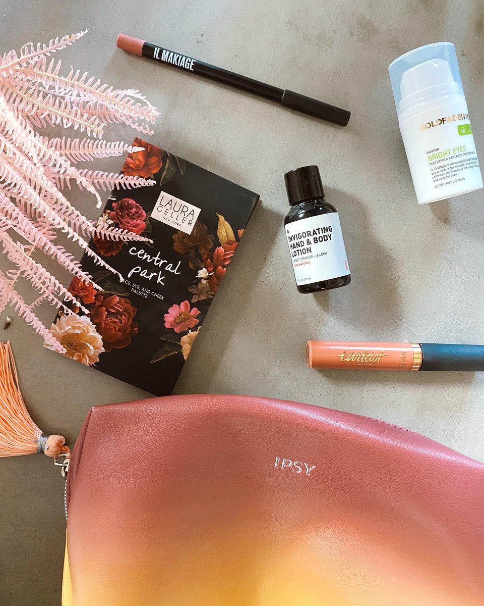 IPSY's tweet photo. Rosy shades + radiant skin = everything you need for a @gabifresh level glow. What’s your favorite way to get glowing? @ilmakiage @lauragellerbeauty @GoldfadenMD @wayofwillshop @tartecosmetics || #IPSY #IPSYGetThatGlow https://t.co/baRWl3b55W