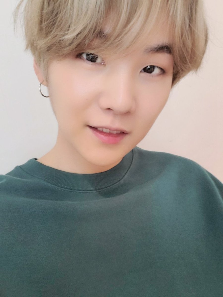 Thread of Yoongi pictures that I have in my gallery