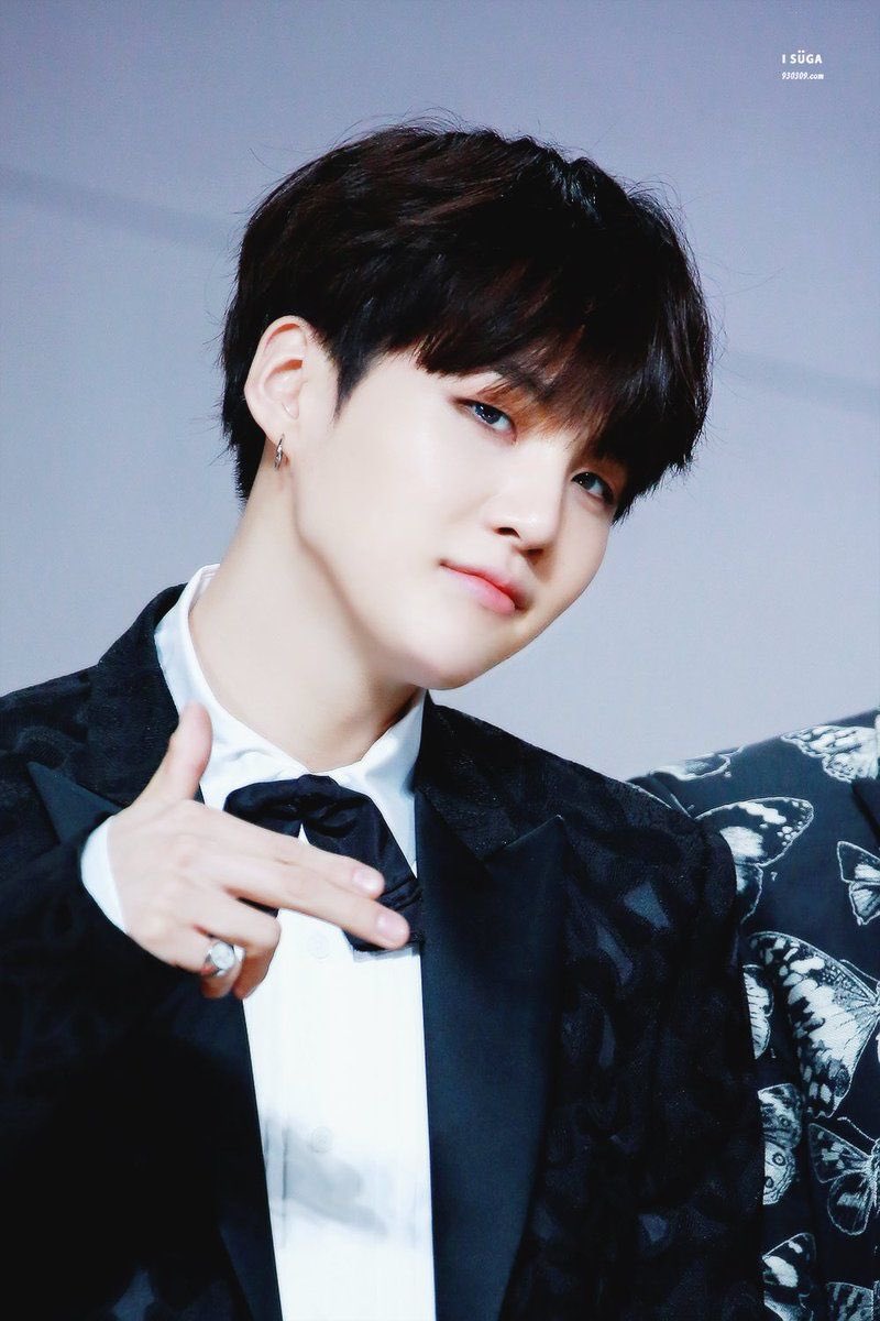 Thread of Yoongi pictures that I have in my gallery