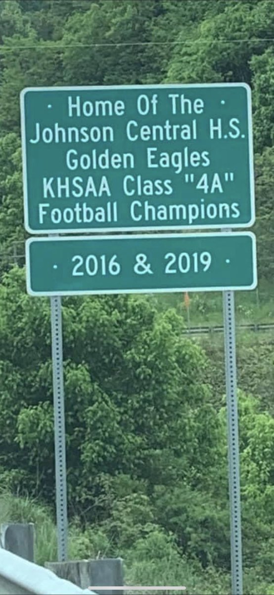 DDSportsNetwork's tweet photo. We love seeing these signs going up on County line’s across Johnson County, hopefully next year 2020 will be added!! https://t.co/narTRDJKFx