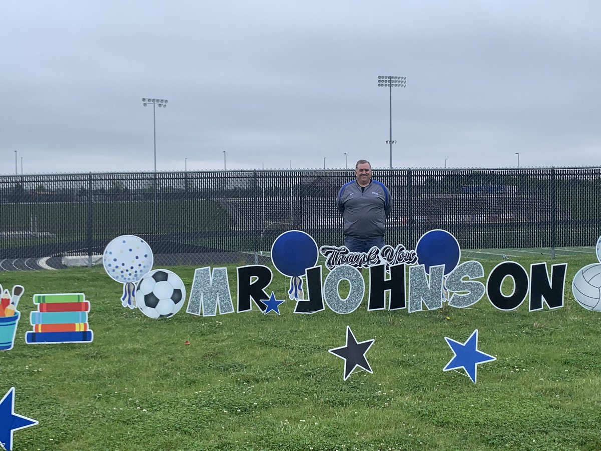 JeffSpilker's tweet image. Not the last day of school we expected for our fearless leader @papiojeff but it was still very nice of our HR team @PLCS_HR to give him a big thank you to make the best out of this situation!  #PLCSgreat