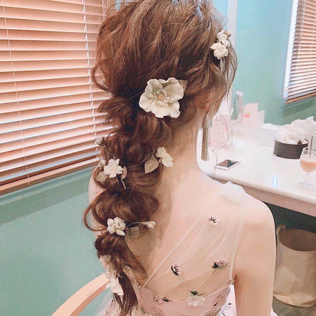 hanapla's tweet photo. ㅤ
お花がいっぱい
ㅤ
ゆるふわ編みおろしヘア♡
ㅤ
#結婚式 #プレ花嫁 #可愛い 
#ウェディング 
#ヘアアレンジ 
#ラプンツェル #花  
#wedding #photo #Flowers 
#キリトリセカイ
#写真好きな人と繫がりたい 
#写真で伝える私の世界 
#カメラ好きな人と繋がりたい 
#ファインダー越しの私の世界 
ㅤ https://t.co/d31gSrGd9s