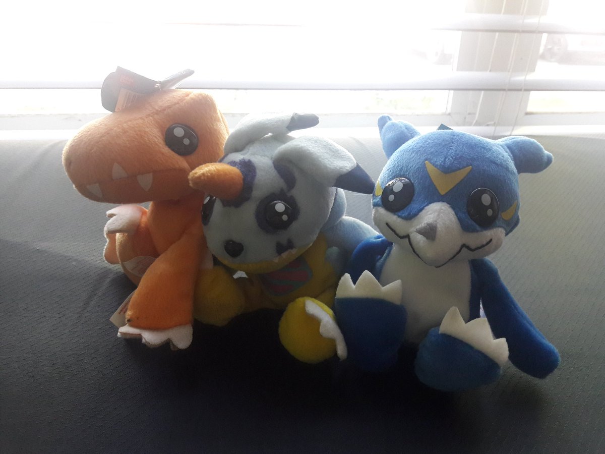 GFanactic911's tweet photo. He came one day early. 😁😊❤😍 #Digimon #DigimonBeanie #Agumon #Gabumon #Veemon #Plushies #Collectors #DigimonAdventure #Kawaii #MailDay #Bandai https://t.co/HylNhFkVl8
