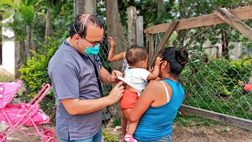 SESAN_SR's tweet photo. Em coordinación con equipo Interdisciplinario de Distrito de Salud de Santa Rosa de Lima @SESAN_SR realiza visitas domiciliarias a menores diagnosticados con Desnutrición Aguda. https://t.co/mzGTaF2IIr