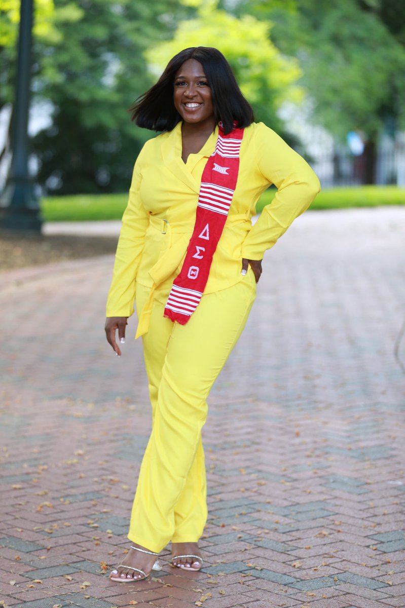 Tamarah_xoxo's tweet photo. If you can wait, and not be tired by waiting.. 
•
•
Oh to be a Delta 🎓
#HBCUGRAD #BlackGirlMagic #Classof2020 #HBCUBUZZ #VUU #BlackAF #Blackgradsmatter #Blacksocialworkers #Showmeyourwalk #Haitiangrad #HBCUPride #blackexcellance
#DST1913 #DeltaSigmaTheta #DST1937 #HBCUGreek https://t.co/znaSqBWSWb
