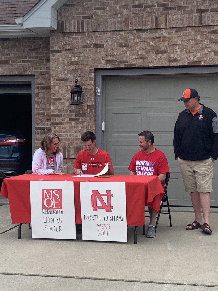 DekalbBarbsGolf's tweet photo. Our 5th and final senior signed to compete at the next level today. Congrats to @DerekOlson_ as he signed his letter of intent today to compete at North Central. Great high school career and big things coming at the next level. #BarbGolf. Thank you seniors! https://t.co/unTpuT6enh