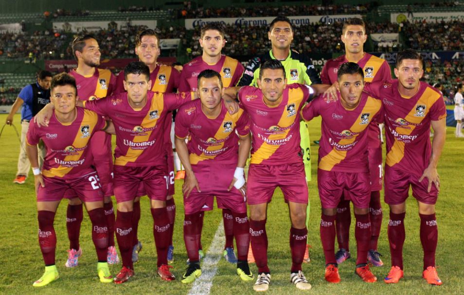 de_nayarita's tweet photo. El equipo de fútbol  profesional de segunda división "Los coras de Tepic" se adjudico dicho nombre ya que los coras son el grupo étnico que  representa a nayarit, lugar originario de dicho equipo de fútbol, y en su escudo se ve un hombre con sombrero típico de ellos.
U.R.C. https://t.co/qnZbFxCk2q