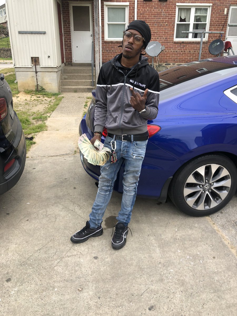 BadassStayTrue's tweet photo. StayHungry n Humble 🙏🏽💵🏃🏽‍♂️💯 https://t.co/OhtFuk84FO