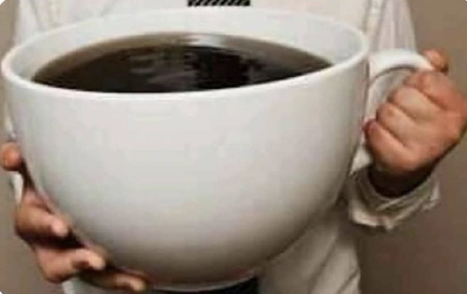 Siga: @escoladadepressao on Twitter: "Alguém: você gosta de café? Eu: só um pouquinho O pouquinho: https://t.co/9hFG8YY2jv" / Twitter