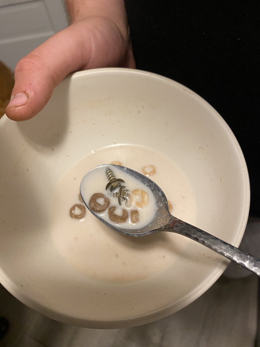 delainijb's tweet photo. @cheerios Thanks for the surprise screws in my cereal !!! https://t.co/MPcu8aayXG