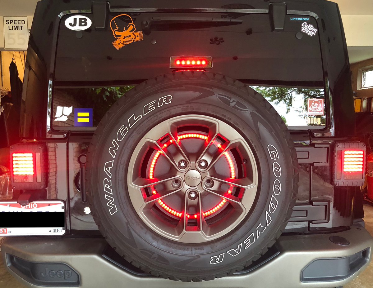 ChadillacJax's tweet photo. Lighting project finally complete! #jeeplife #jeepwave #jeeplove #wrangler #xprite @XpriteUSA #xpriteusa #ledlighting #jeeper #gayjeeper https://t.co/6vQs6dvCoa