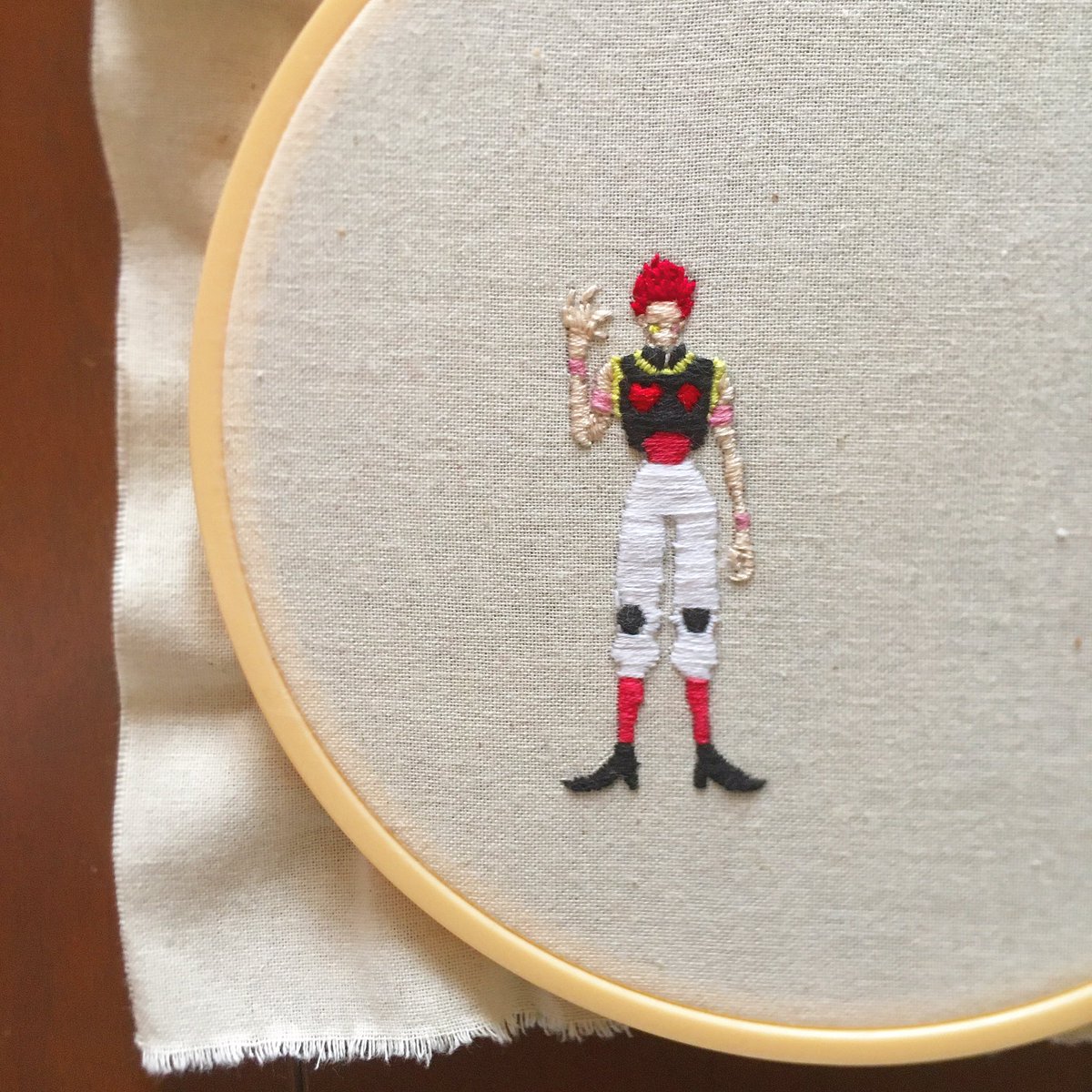 ガキの刺繍やあらへんで 先日 ハンターハンターがトレンドになってたから連載再開するんだと勘違いして縫いました 出来上がってから再開しないことに気づきました笑 ハンターハンター ハンターハンター好きさんと繋がりたい ヒソカ 刺繍