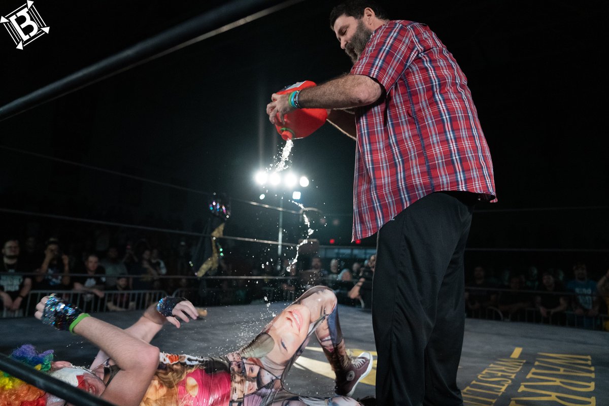 WarriorWrstlng's tweet photo. NOW on Twitch. @RealMickFoley comes to Warrior to confront Frank the Clown!
https://t.co/Y9s7ZbzYZe
#Warrior6 https://t.co/EeWoaRz6QC