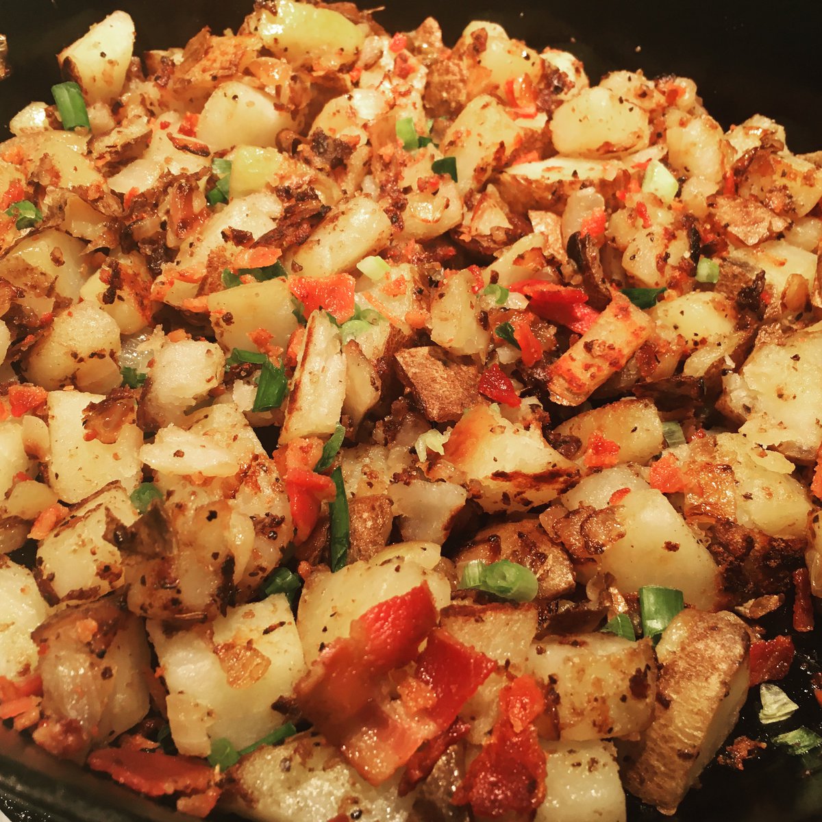 DipMeSnacks's tweet photo. Hmm...What can I top these home fries with? #sourcream #dill #flavor #neworleans #heb #free #louisiana #stores #quarantinefood #dip #snack @WholeFoods https://t.co/gy3UwEMnvc