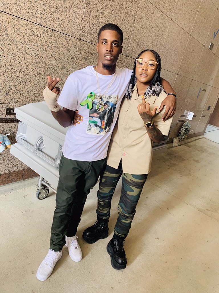 BigW17st_'s tweet photo. Rest In Peace Tayskieπ love u brudda4Lπ€πΎ.. we gon hold it down for u !π¦Ύ.. watch over the family! #WontLetUpπ€ https://t.co/Ls1xczhkIt