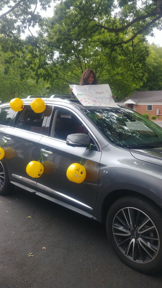 EhayesMV's tweet photo. Such a joy to see LS Mustangs face to face! The students drove through a LS faculty tunnel of love and support as they headed out into summer. Dancing, shutouts, and lots of air hugs and fist bumps! #mvunites #mvpschool https://t.co/8TcN78yovN