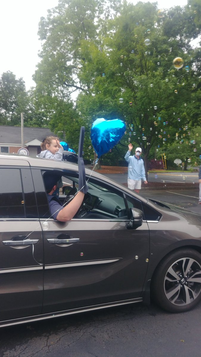 EhayesMV's tweet photo. Such a joy to see LS Mustangs face to face! The students drove through a LS faculty tunnel of love and support as they headed out into summer. Dancing, shutouts, and lots of air hugs and fist bumps! #mvunites #mvpschool https://t.co/8TcN78yovN