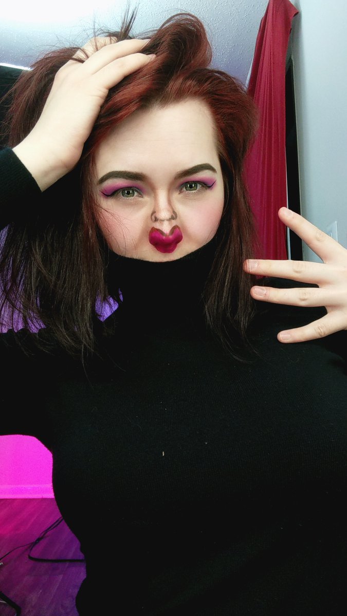 mirascarletmade's tweet photo. I did my best lmao #tinyfacechallenge 

thanks for sticking with me for the live stream even with the technical issues! 💟 https://t.co/lwNMRHfBpA