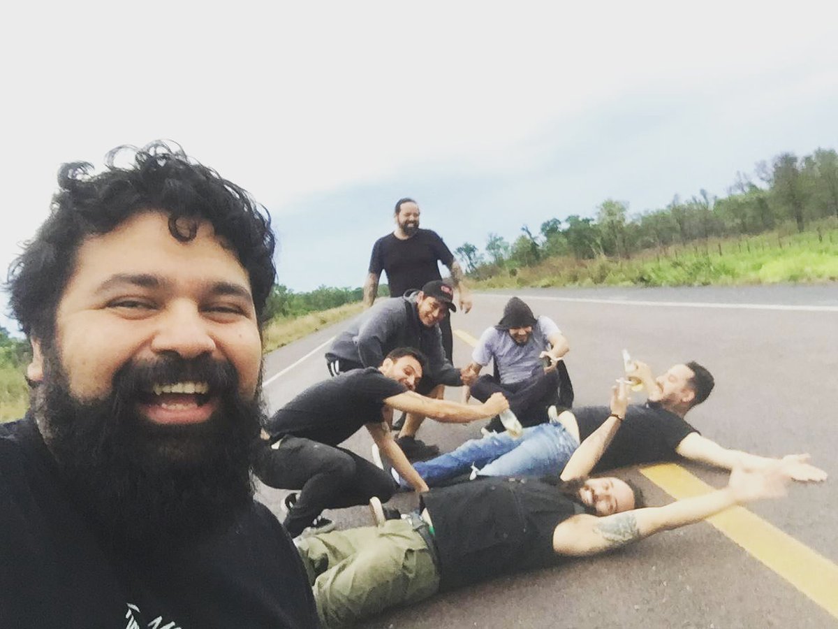 Vamos de gira toda la vida sin preocuparnos por lo que vaya a pasar... #elavion #tbt

*Pero si podes, seguí quedándote en casa  #quedateencasa