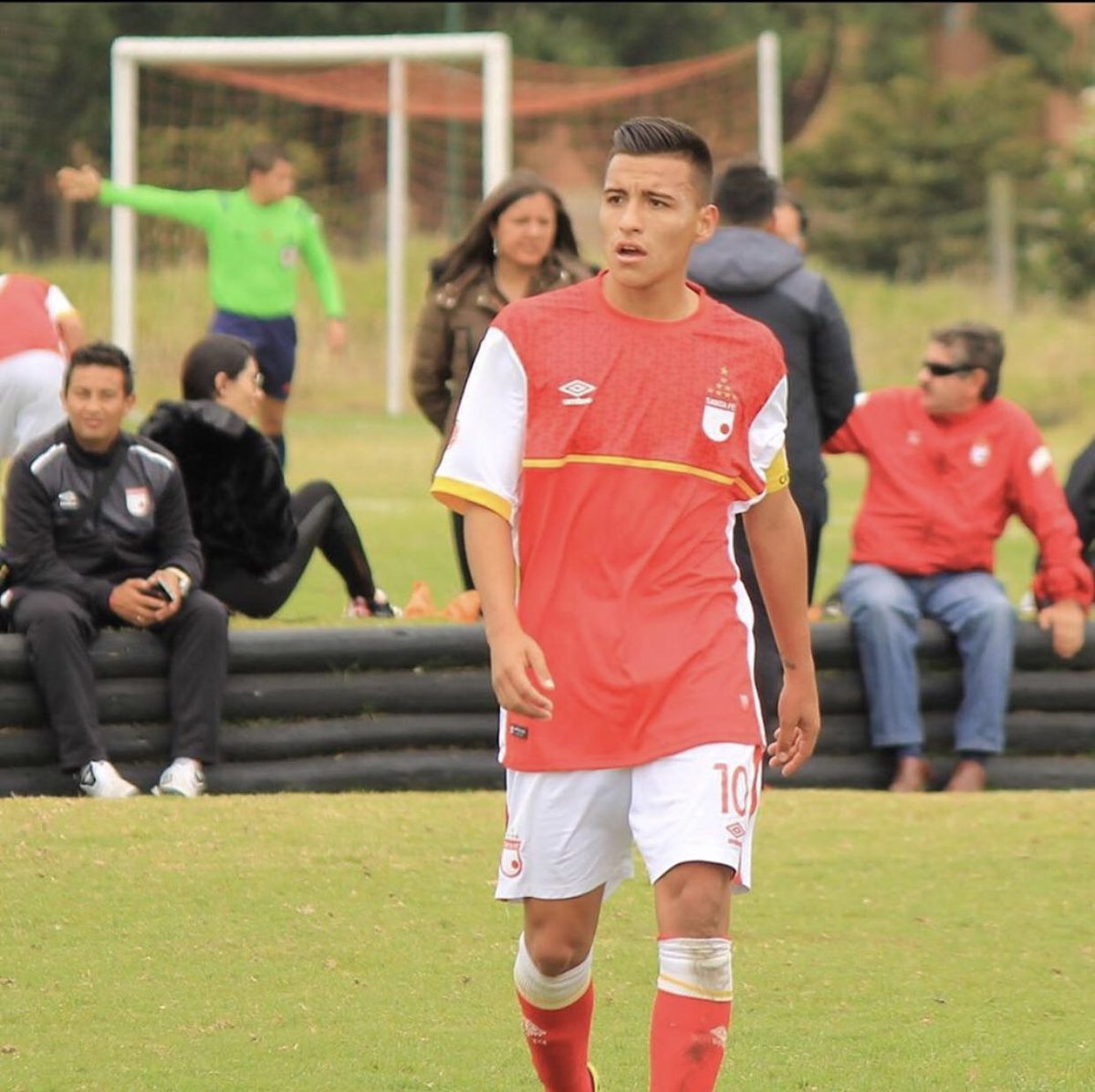 MiSantaFeRetro's tweet photo. El niño maravilla. #MiSantaFeRetro #LosDueñosDeLaHistoria https://t.co/AW2sRGjZAK