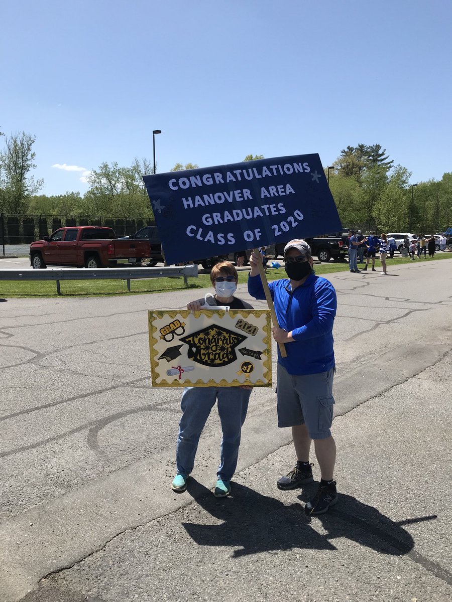 HanoverAreaJRSR's tweet photo. Couldn’t be more proud to be a part of the Hanover Area school community. Great to see our seniors picking up caps and gowns and K-12 staff there to greet them! HA proud! https://t.co/71vio7tzRl