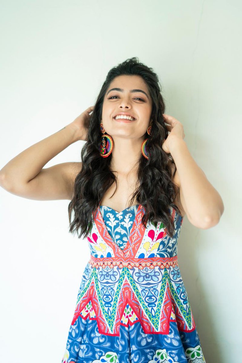 My goddess rashmikha  @iamRashmika look for something positive in each day, even if some days you have to look a little harder Anyone can love you when the sun is shining, in the storm's is where you learn who truly cares for uLots love   @iamRashmika  #RashmikaMandanna