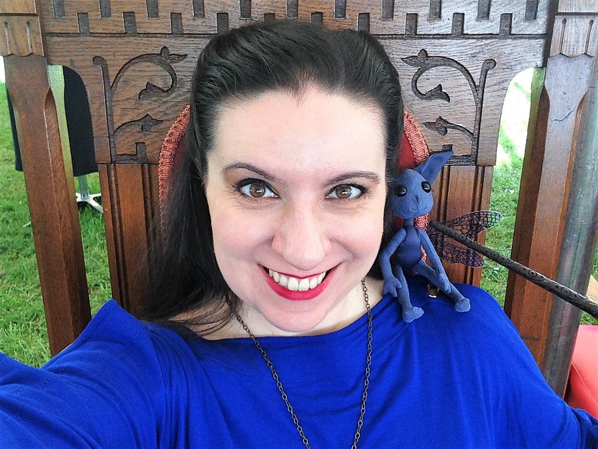 LizRoseMorriss's tweet photo. #tbt to making friends with this #CornishPixie, at the 2018 #FestivalOfWizardry in #BlythOntario!
๐ค๐ฎ๐งโโ๏ธ๐งโโ๏ธ๐งโโ๏ธ
#HarryPotter #HuronCounty #Potterhead #Ravenclaw #casualcosplay https://t.co/0dmC07nP6Y