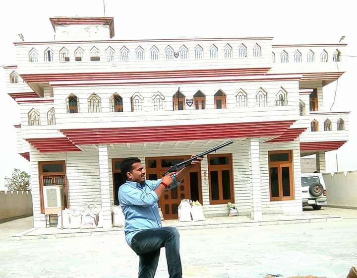 DrVivekMachra_'s tweet photo. #राम_राम_सा
अब टूट गिरेंगी ज़ंजीरें अब ज़िंदानों की ख़ैर नहीं... 
जो दरिया झूम के उट्ठे हैं तिनकों से न टाले जाएँगे...
🇮🇳🇮🇳जय जवान जय किसान 🇮🇳🇮🇳
#GoodMorningTwitterWorld
#StayHome 

(फोटो पुरानी है ; माचरा व्हाइट हाउस पंजाब) https://t.co/iX1UmL7dvo