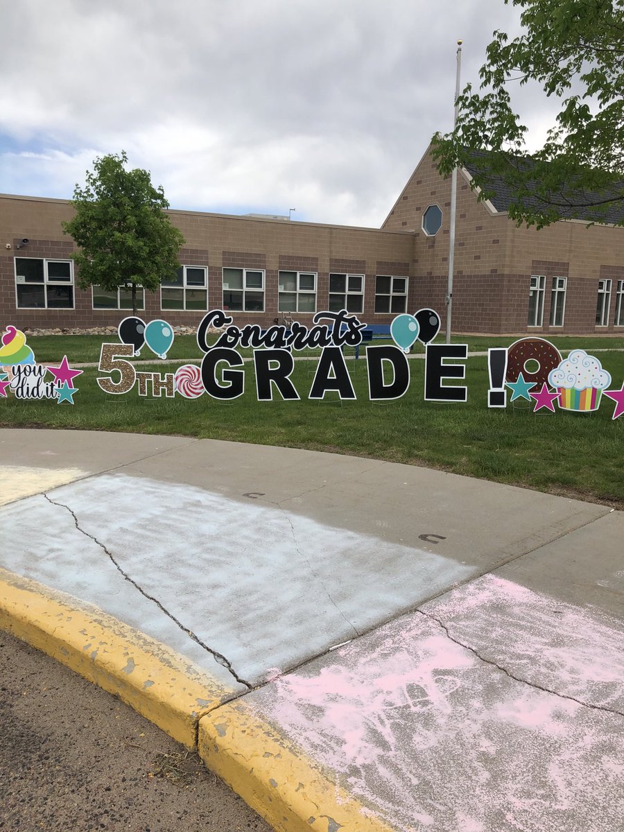 Golden_Mustangs's tweet photo. We are so proud of our 5th graders, congratulations! Best wishes in all of your future adventures! @JeffcoSchoolsCo #TeamJeffcoRemote https://t.co/0TrqVu1i8J