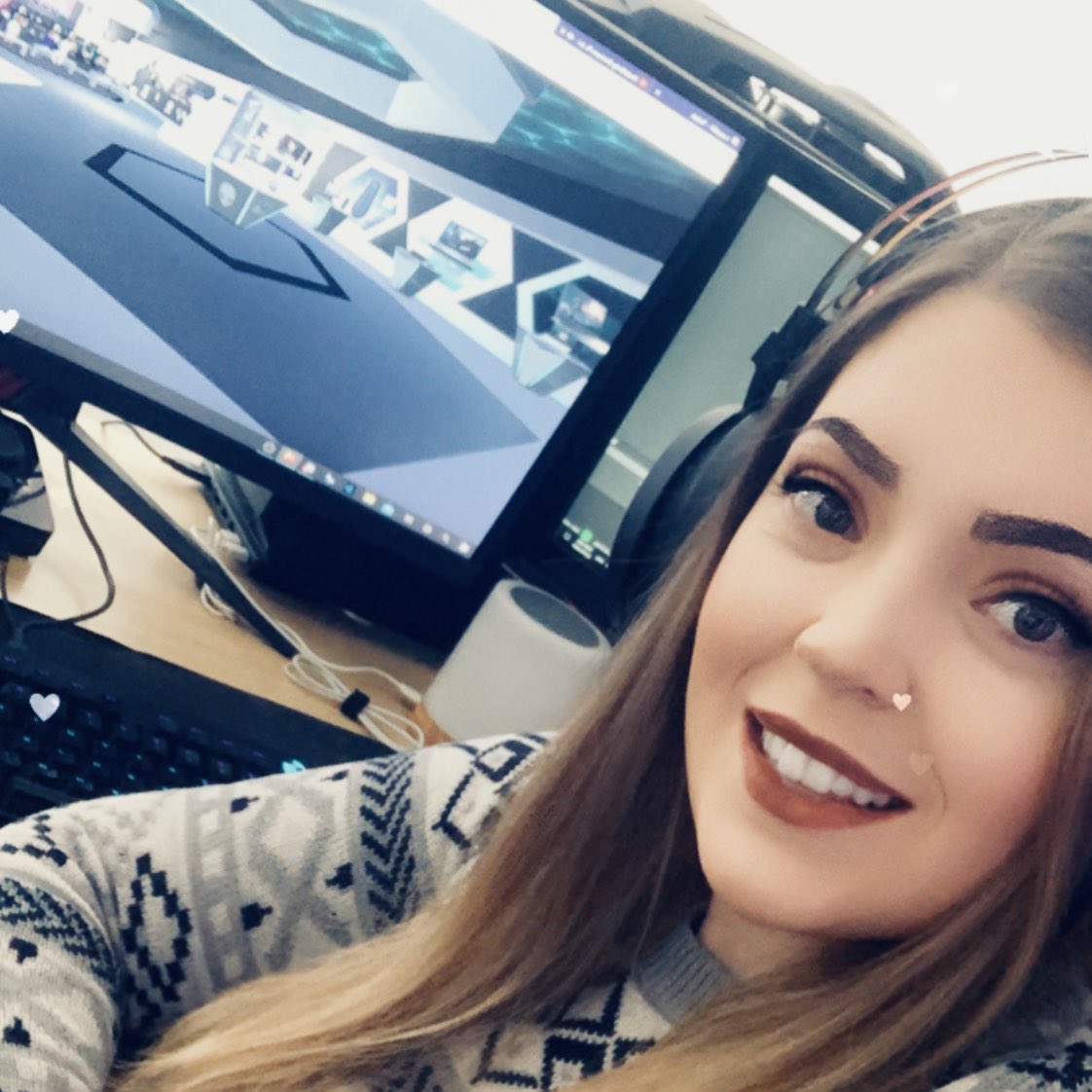 TwitchLozza361's tweet photo. Just got done checking out the #AlienwareOutpost event!
Was awesome to walk around the VR inspired display room and checkout the latest from @AlienwareOz!
#ad https://t.co/bGI9uysgYX