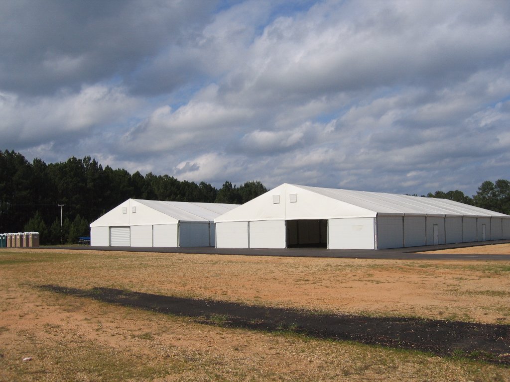 RobinZh18920578's tweet photo. marquee white aluminium alloy frame storage tent
#marqueetent #whitetent #aluminiumtent #frametent #storagetent #warehousetent https://t.co/0JBPclT4nC