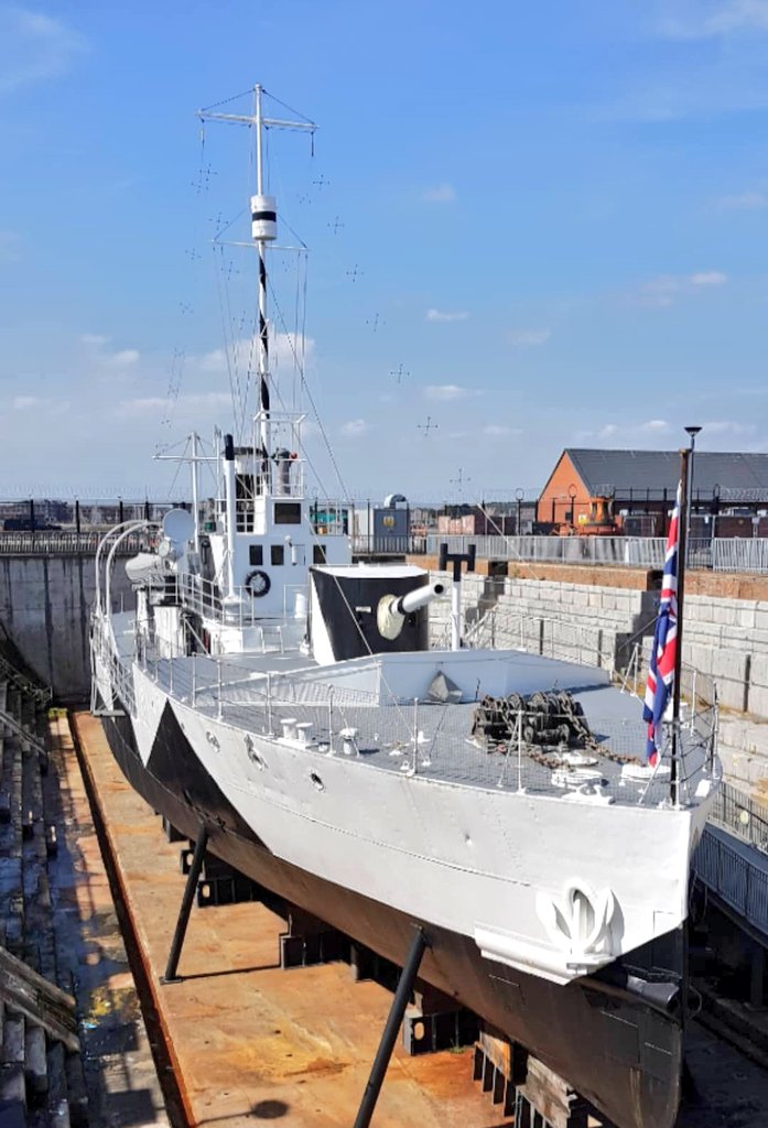  #OTD 105 years ago HMS M.33 was launched at the Workman, Clarke Company, Belfast. She was built as part of the Emergency War Programme for naval ship construction during WW1. Launched only 7 weeks after being laid down in March 1915.