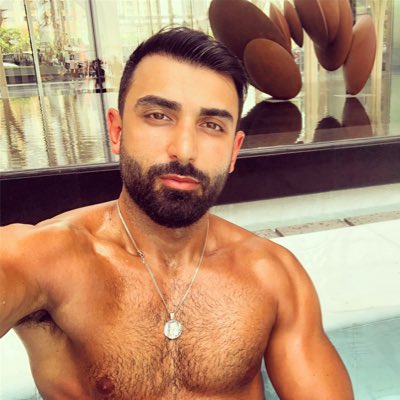 Abby58056527's tweet photo. Take me back 🔥 #NewProfilePic #dubai #lebanese #summer #nocovid19 #covid19 #tweetforlife https://t.co/HBNGwI2aa4