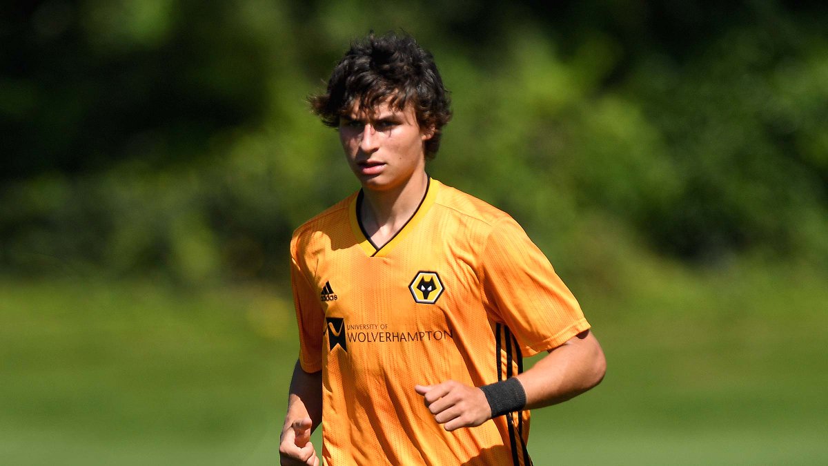 LB: Hugo Lopes (Wolves)Wolves plucked him from lower-league Spanish football and, while he& #39;s played at wing-back for them and I& #39;ve shoehorned him in as a LB, he warrants recognition. Gets up and down well, confident in possession, an interesting player to keep an eye on.