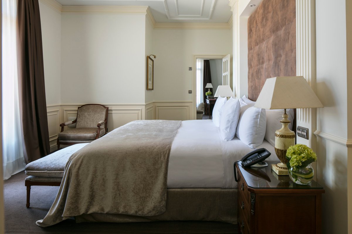 Los prestigiosos premios Luxury lifestyle Awards reconocen a Hotel Fénix, de <a href="/GranMeliaHotels/">Gran Meliá</a> como el mejor hotel de lujo en Madrid. > meliahotelsinternational.com/es/sala-de-pre…