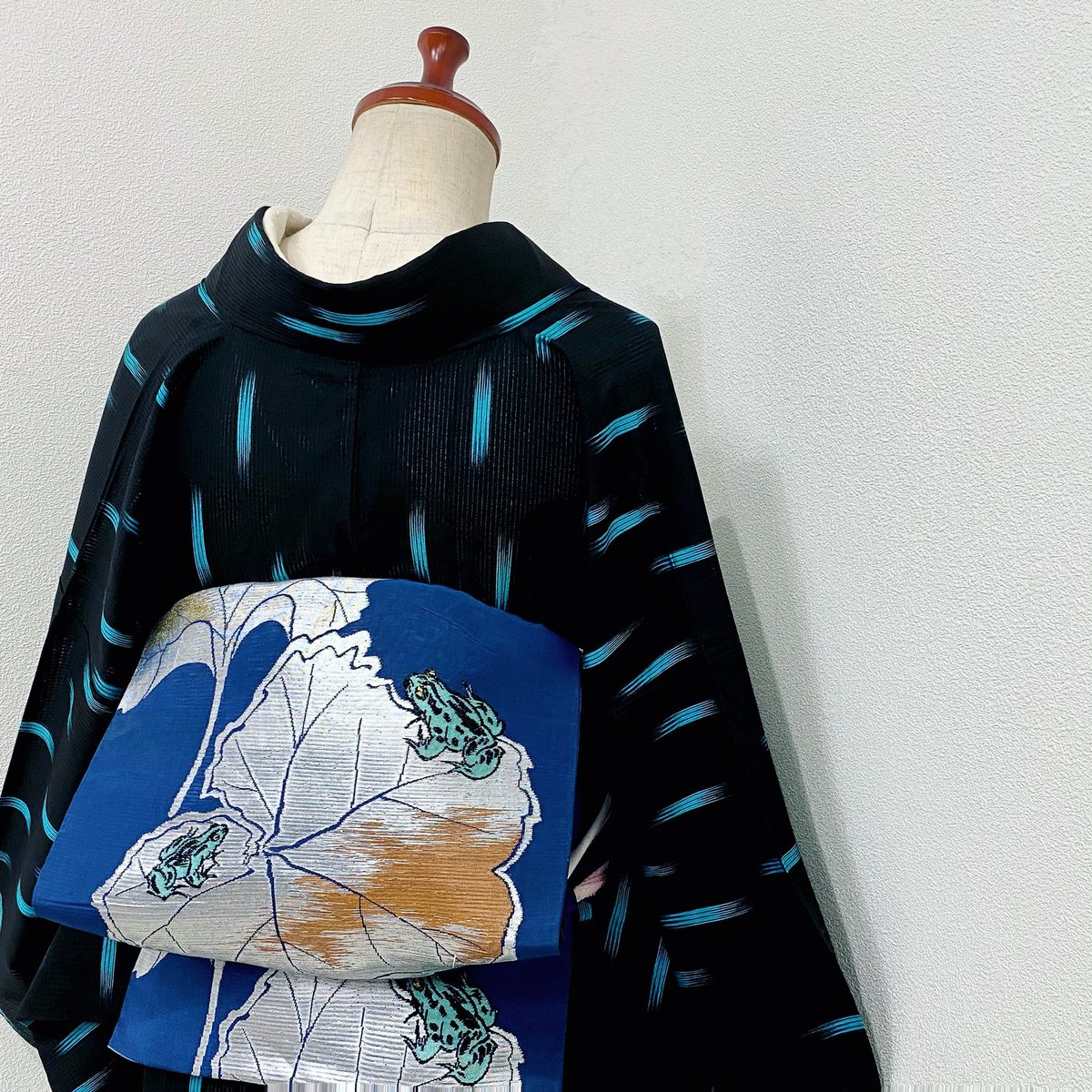 雅星本店 على تويتر 雨のような夏お召し 蛙の夏帯 Https T Co 0mohfs22un 雅星 雅星本店 着物 着物コーデ 着物コーディネート お召し 夏着物 名古屋帯 夏帯