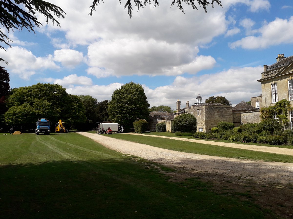 ListersGeo's tweet photo. The team have been back to school this week! 

Ground investigation for new sports and science facilities at this beautiful Oxfordshire school. 

The day consisted of:
#Trialpits
#Dynamicplatetesting 
#Continuoustubesampling 
#SocialDistancing 
#Enjoyingtheview

☀️☀️☀️☀️ https://t.co/sUMjCrHueG