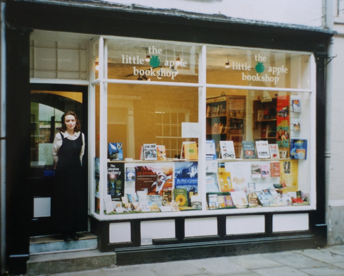 LittleAppleBook's tweet image. It was 23 years ago today!! It's our shop birthday, and the first one where our door has been closed. But do feel free to celebrate our birthday by buying yourself a book or two from our new website littleapplebookshop.co.uk and we hope to see you in person some time soon!! 🎂🥂📚
