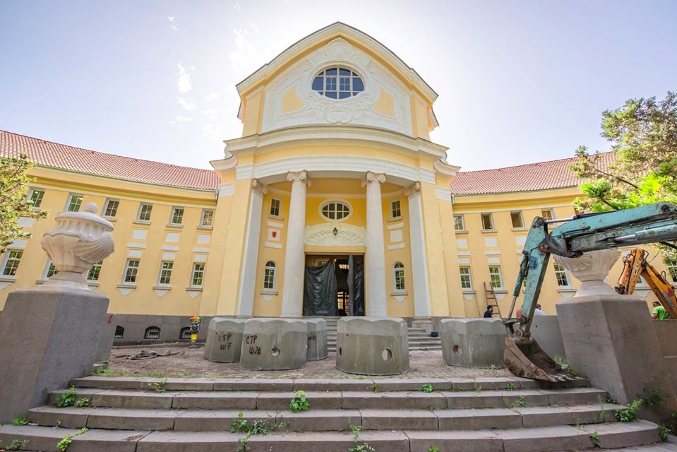 RB_English's tweet photo. After years of oblivion, the Royal #Mineral #Baths in #Bankya regain their original splendour - an #architectural pearl of more than a century comes back to life:
https://t.co/bL4mEhnMEy
Photos: The Sketches of Sofia (Етюдите на София) https://t.co/gkGAow5Erq