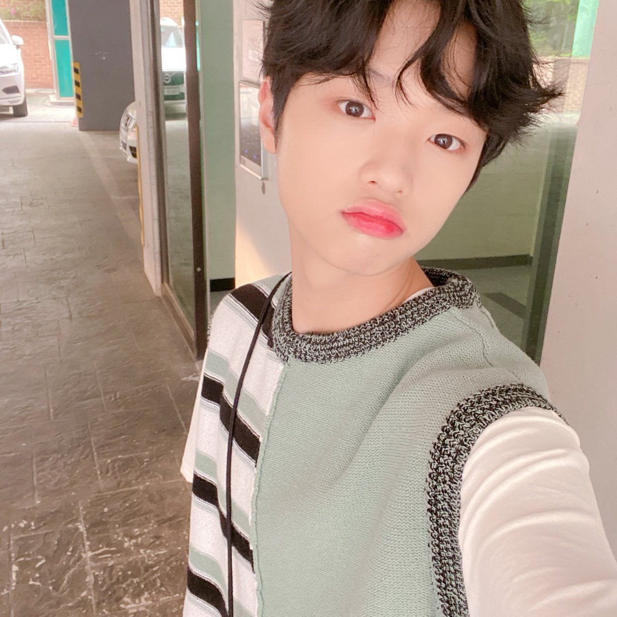official_MIRAE's tweet photo. [🔔]
동표가 참여한 <앳스타일> 6월호가 발간되었습니다❕
온/오프라인 서점에서 만나요💚

#DSP_N #손동표 #앳스타일
#DSPmedia #DSP미디어 https://t.co/x0W3rSyIg1
