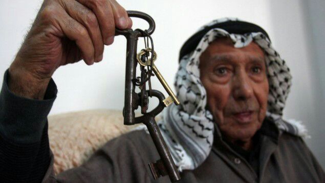 PqlSam's tweet photo. These keys are the only relics left of their lands.
#Palestine
 #QudsDay https://t.co/NHqGUzXmLD