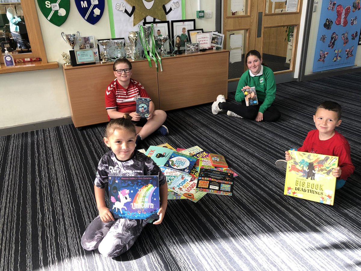 CaldiPrimary's tweet photo. Thank you so much @kpmguk & @Literacy_Trust for the remarkable collection for our library 📚 #readingthefuture #findourremarkable #Bororeads @AETAcademies @Tees_Issues @Julespg @L_Costello65 @AllyP1967 💚🌈🌟 https://t.co/gg0iHqe0DD