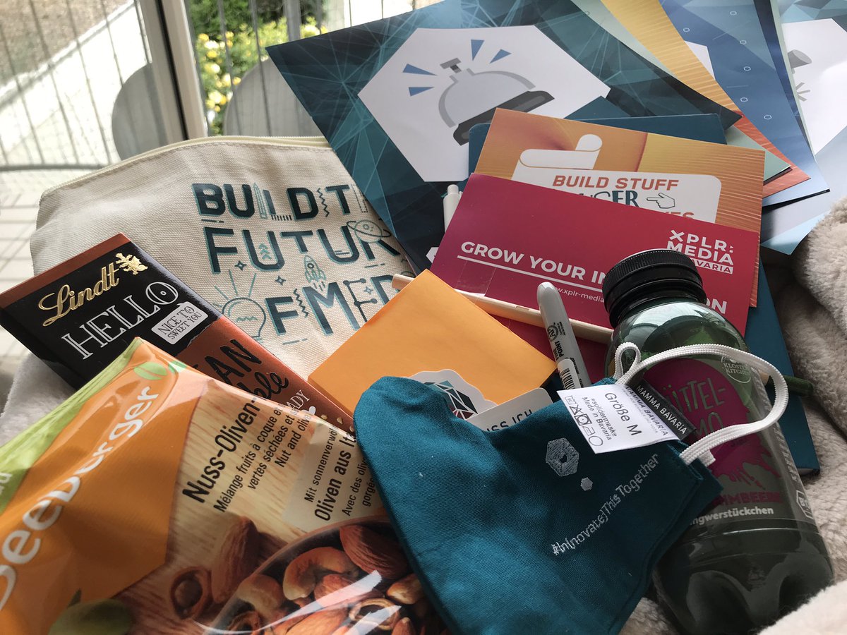 Dank dem <a href="/MediaLabBayern/">Media Lab Bayern</a> eine tolle Goodie Bag für den heutigen #micmuc20 Tag. Ausgerechnet über die Maske habe ich mich am meisten gefreut, das sagt alles, oder? 🙈#CoronaVirusDE